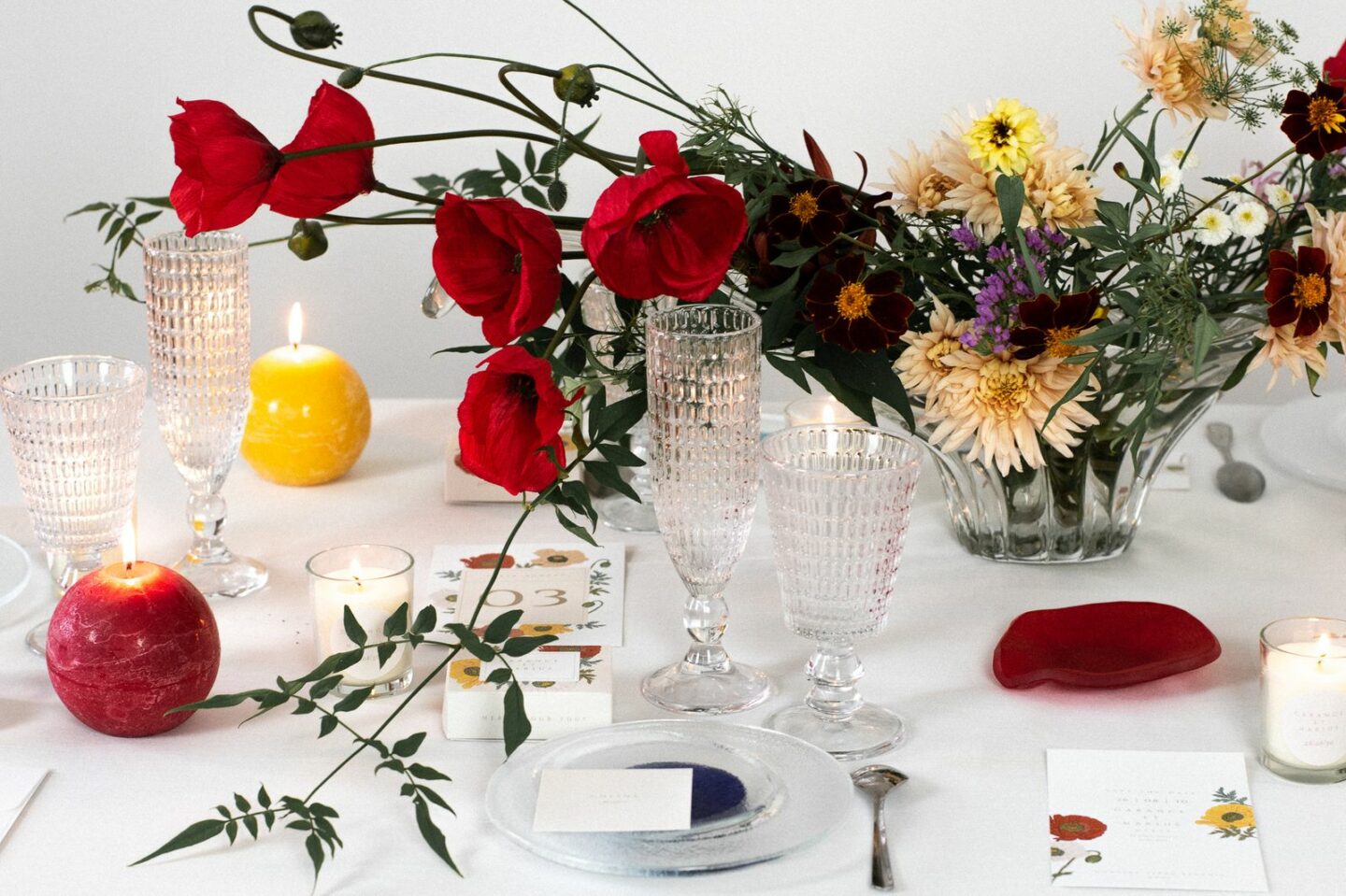 Décoration : Une table de mariage autour du coquelicot