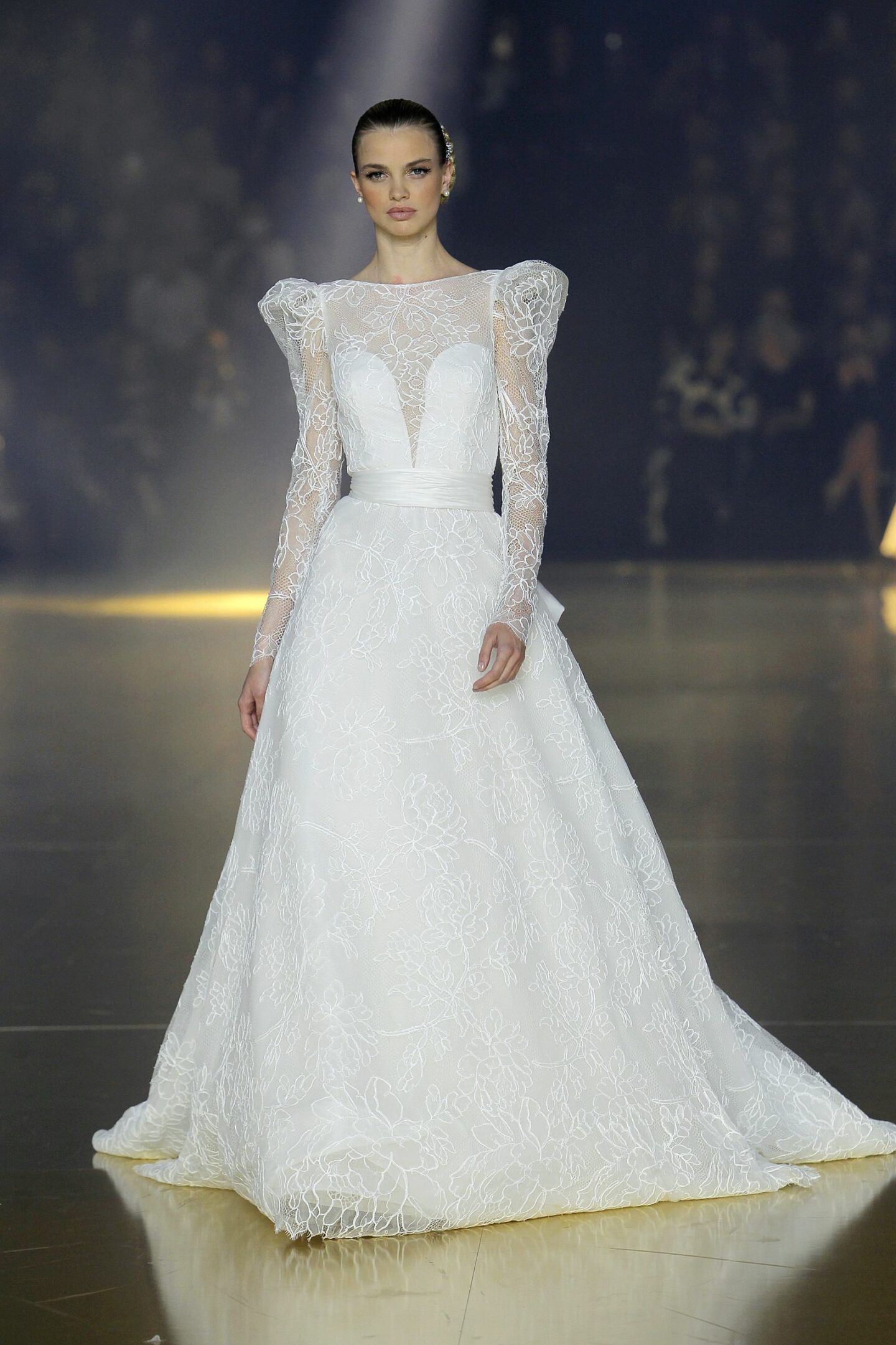 Show Pronovias Atelier Versailles 2023 Barcelona Bridal Fashion Week