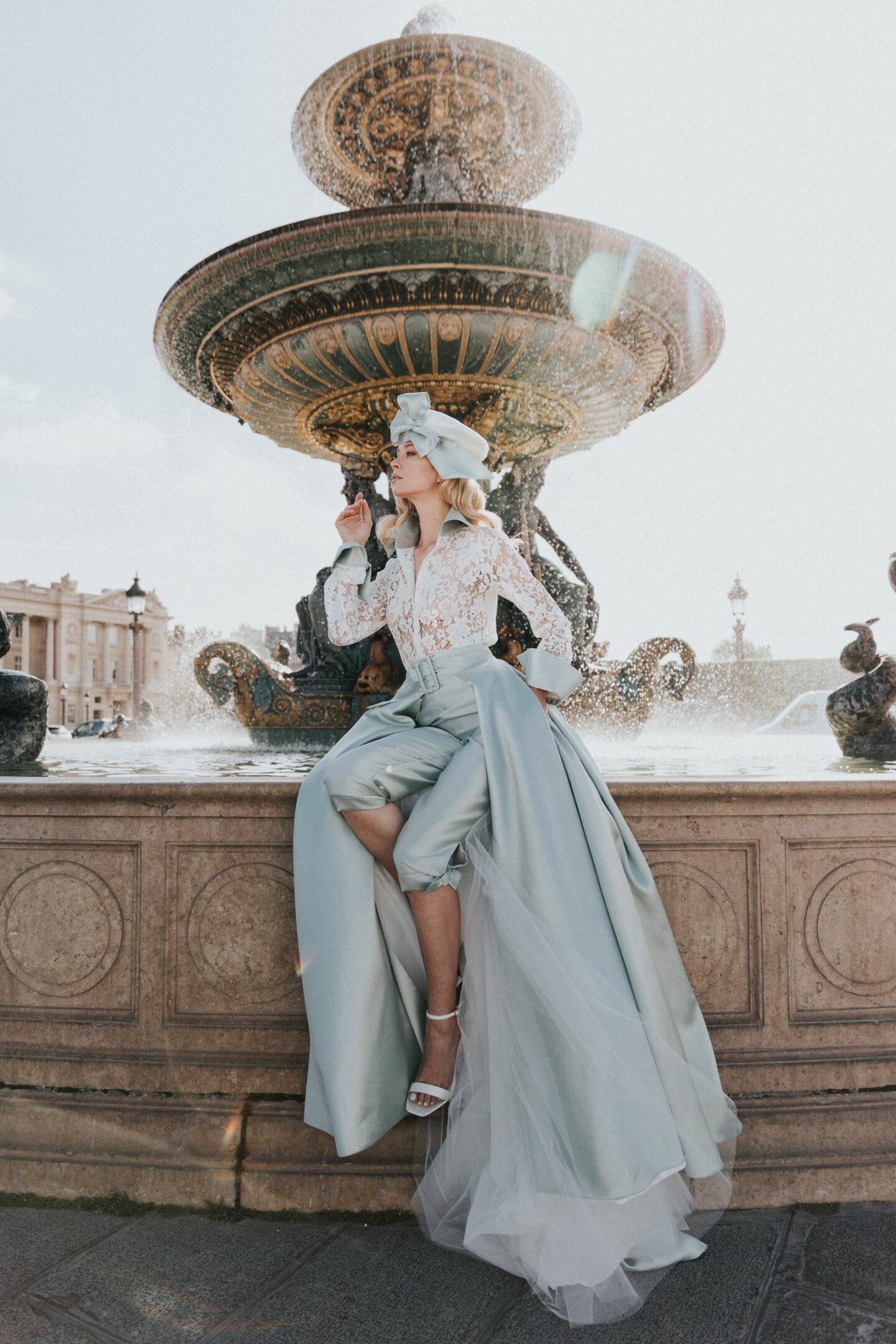 robe de mariée blanche et bleu