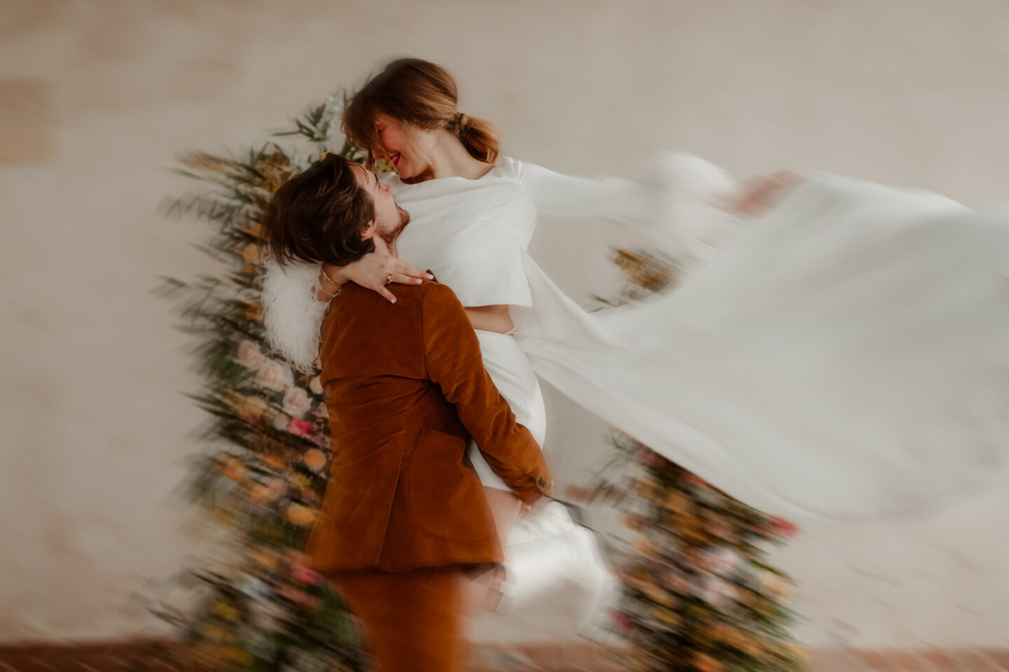 Albe Editions - mariage - wedding - Shooting inspiration Château de canon - Pop, coloré et vintage par moonrise photographe