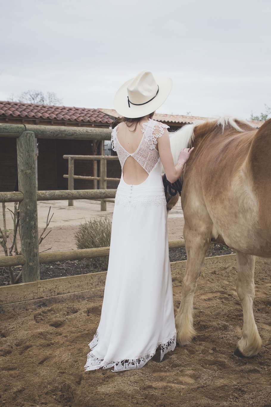 aureliahoang-robemariee-2017-alkphotography - le wedding magazine - blog mariage