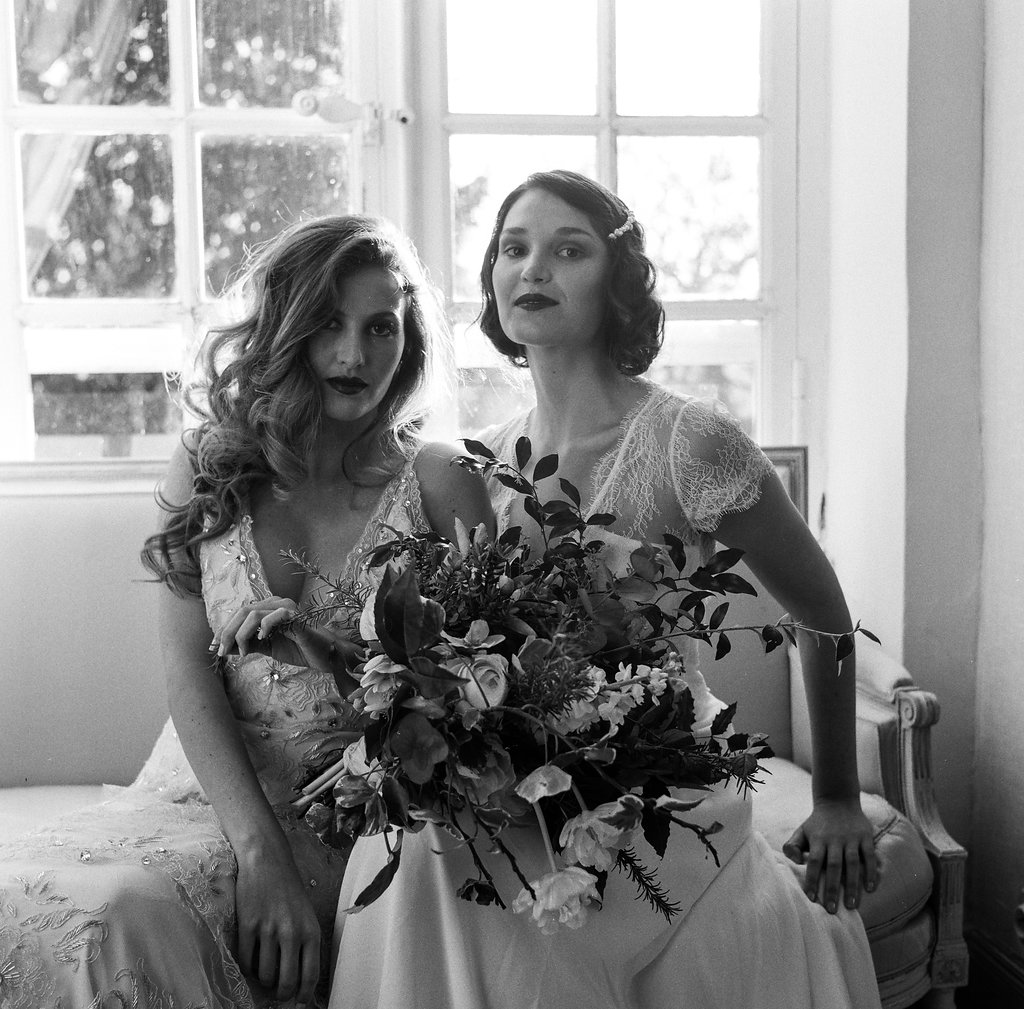 Pimprunelle photography - le wedding magazine - robe de mariée - wedding gown