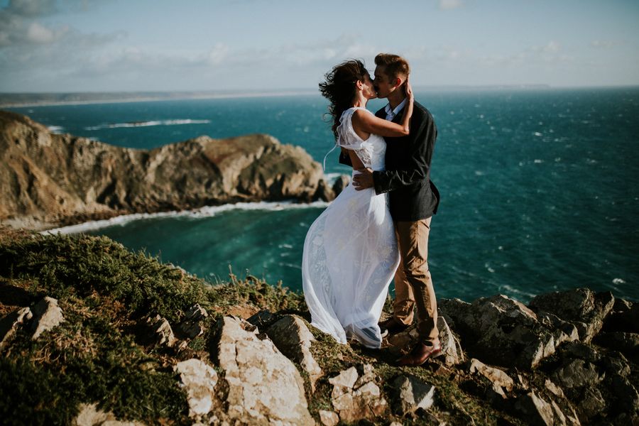 Albe Editions - mariage - Wedding - - Mariés sur une falaise - photographe