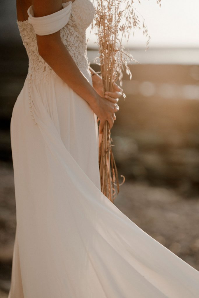 Robe de mariée pour un mariage d'été à la plage