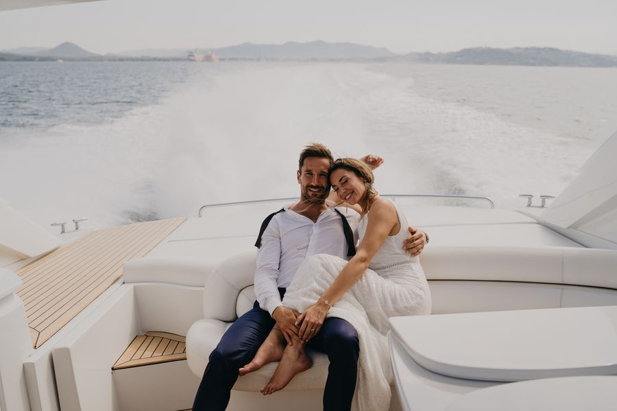 Mariés sur un bateau