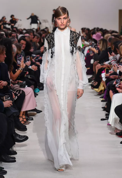 Fashion Week prêt-à-porter Automne/Hiver 2020-2021 - Valentino