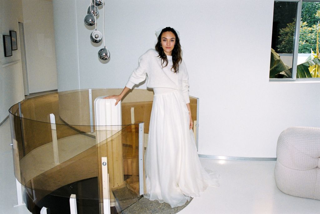 Robe de mariée d'hiver avec pull Donatelle Godart