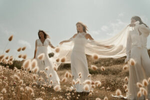 Éditorial : Triptyque Solaire – Mariage à Siouville