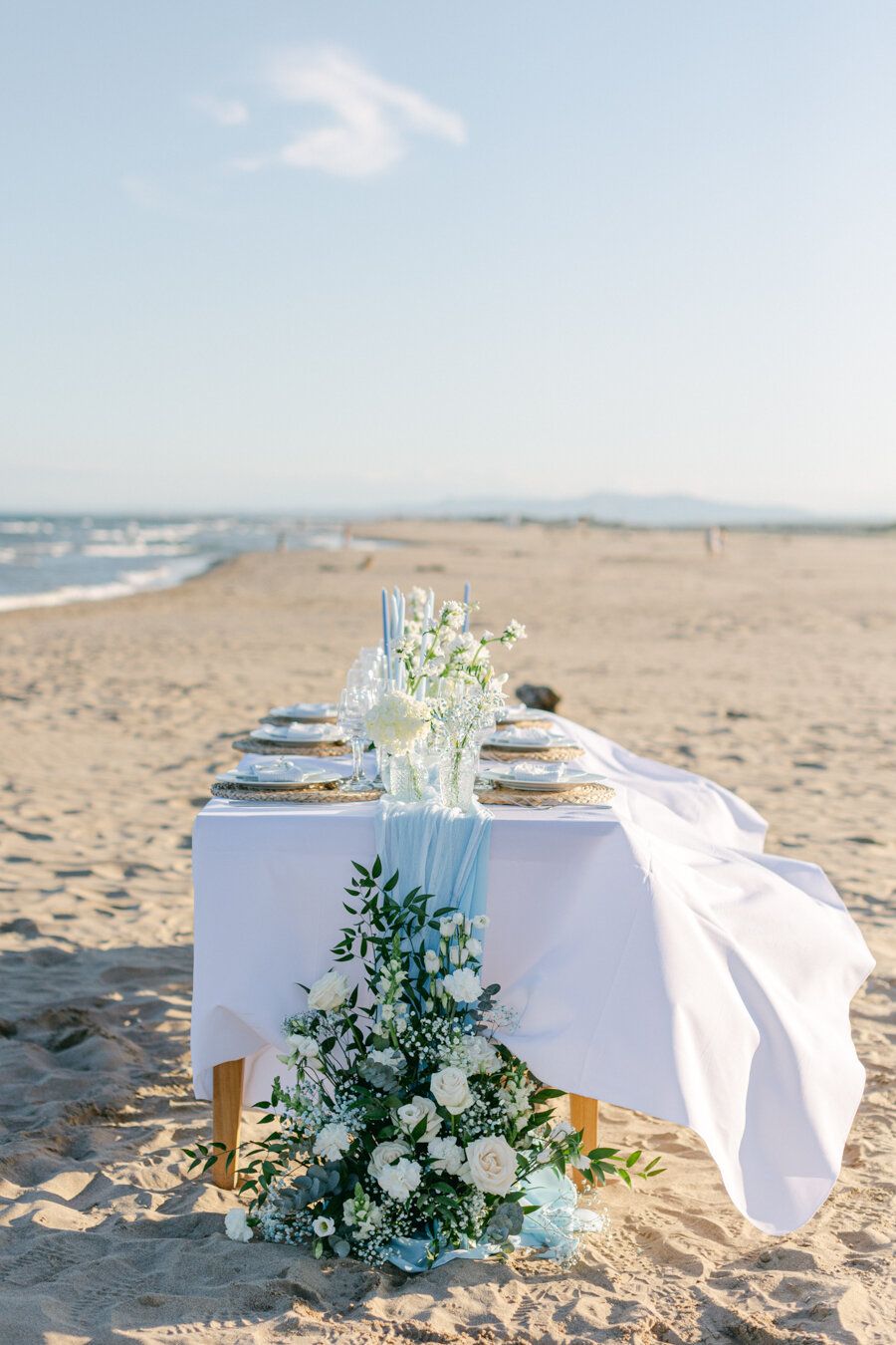 Inspiration : Un mariage simple et élégant à l'Hospitalet Beach