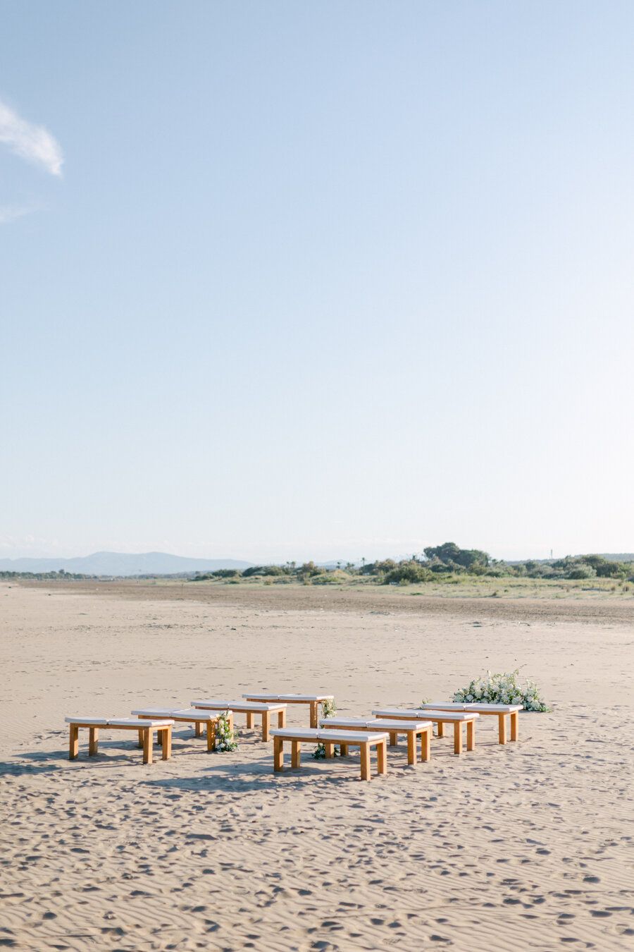 Inspiration : Un mariage simple et élégant à l'Hospitalet Beach