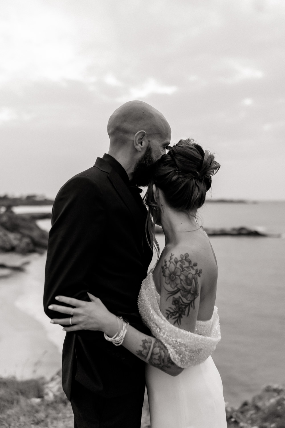 Lola & Nicolas : Un mariage noir & blanc en Bretagne