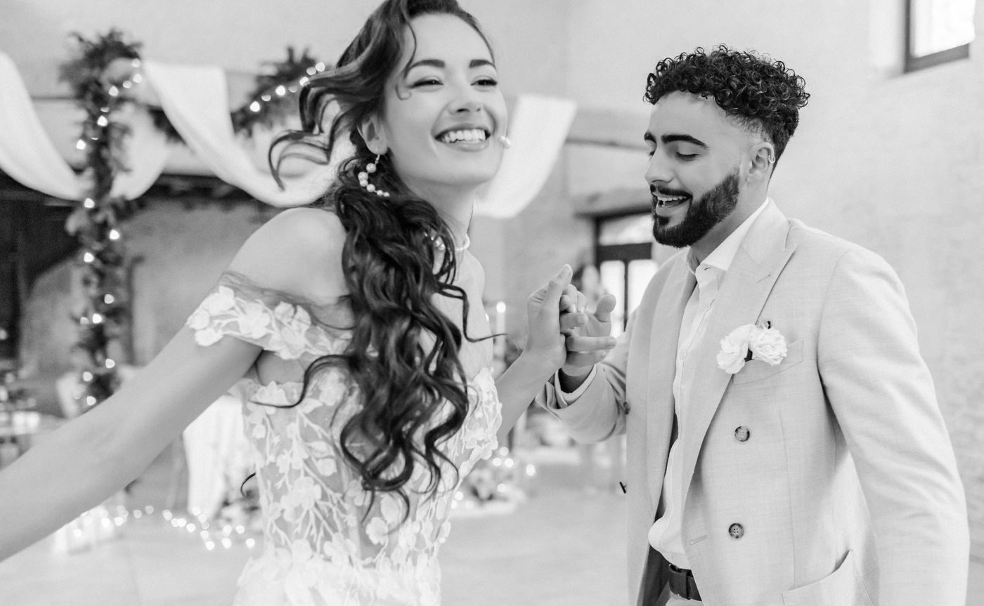 Inspiration : À fleur de peau - Un elopement de Noël au domaine le Mesnil - ALBE Editions