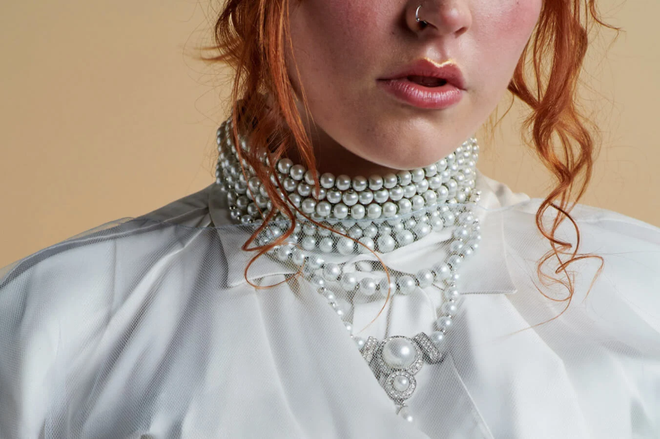 Un collier de perle de style rococo