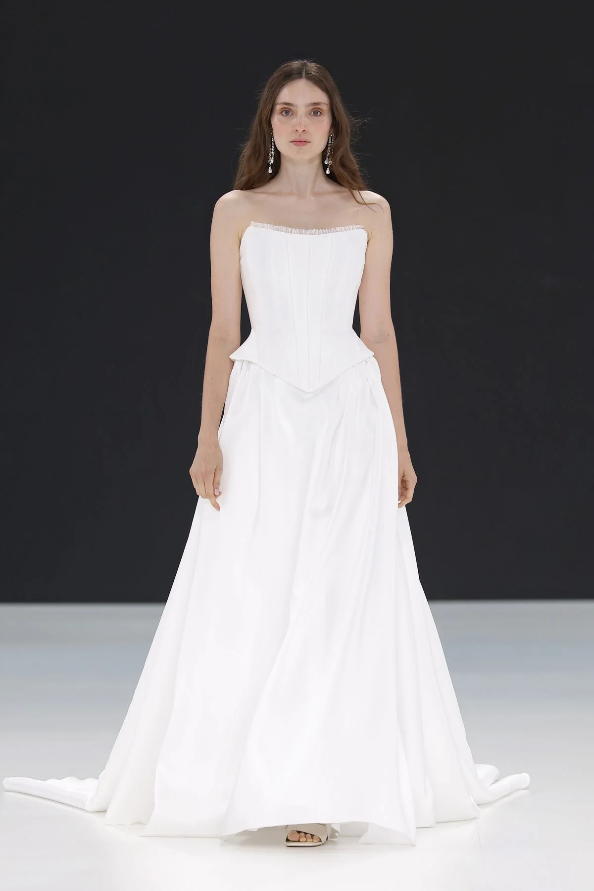 tenue de mariage moderne