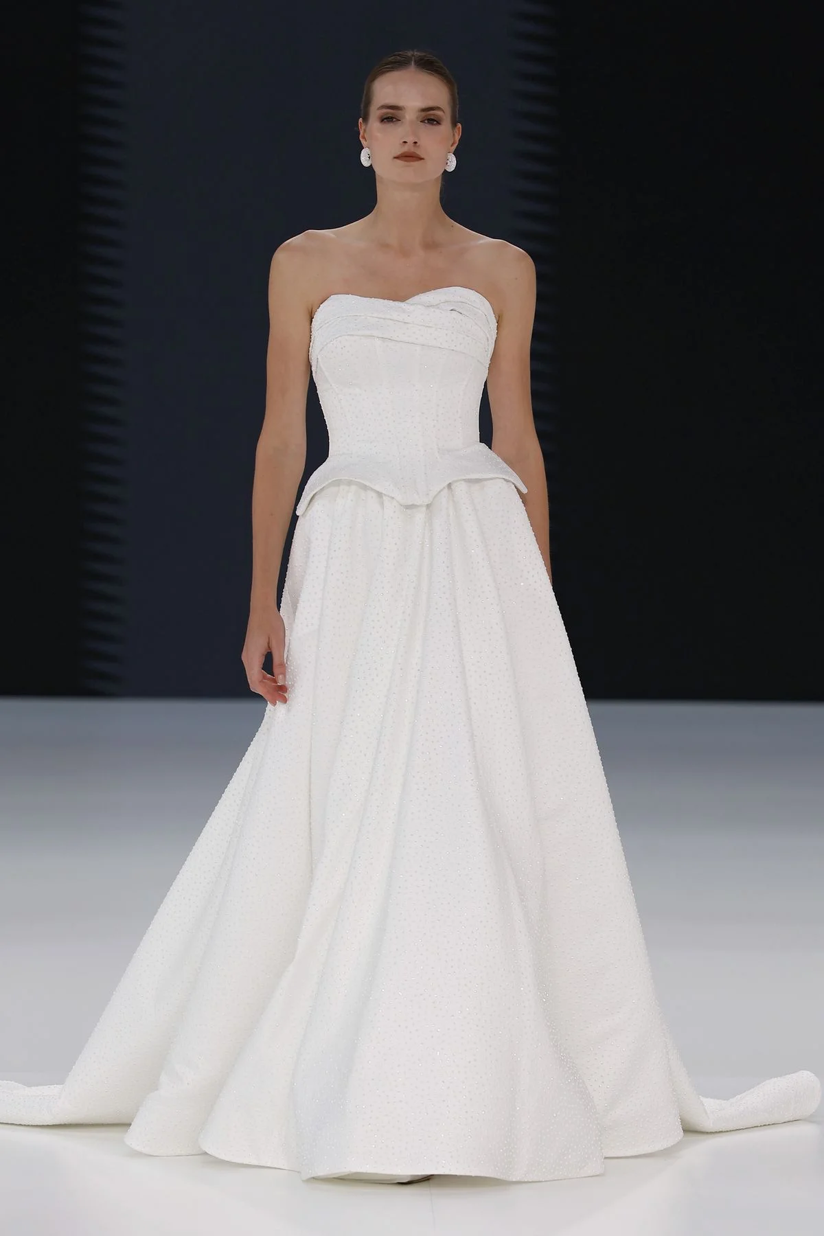 robe de mariée avec corset en relief