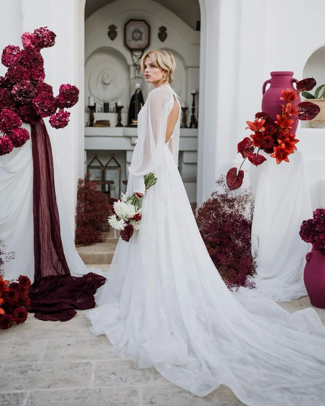 décoration de mariage de couleur bordeaux