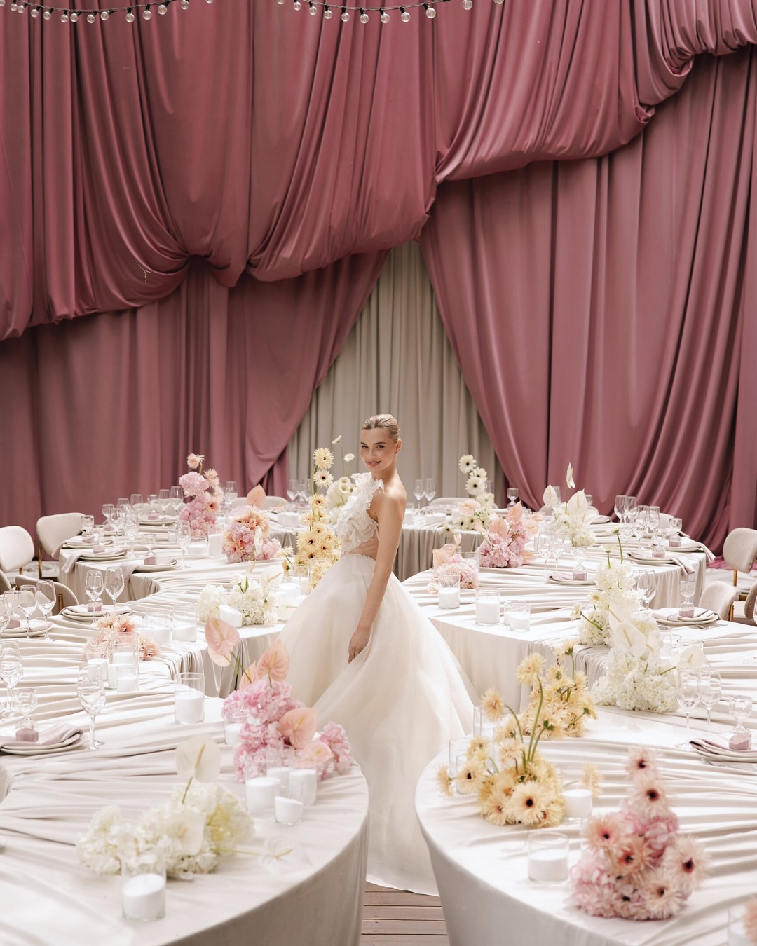 mariage avec tissu drapé